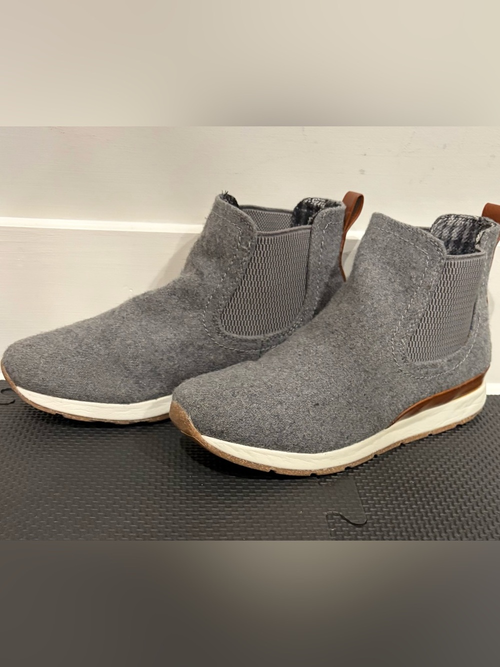 boc Gray Kids Slip-On Chelsea Booties with Tan Accent